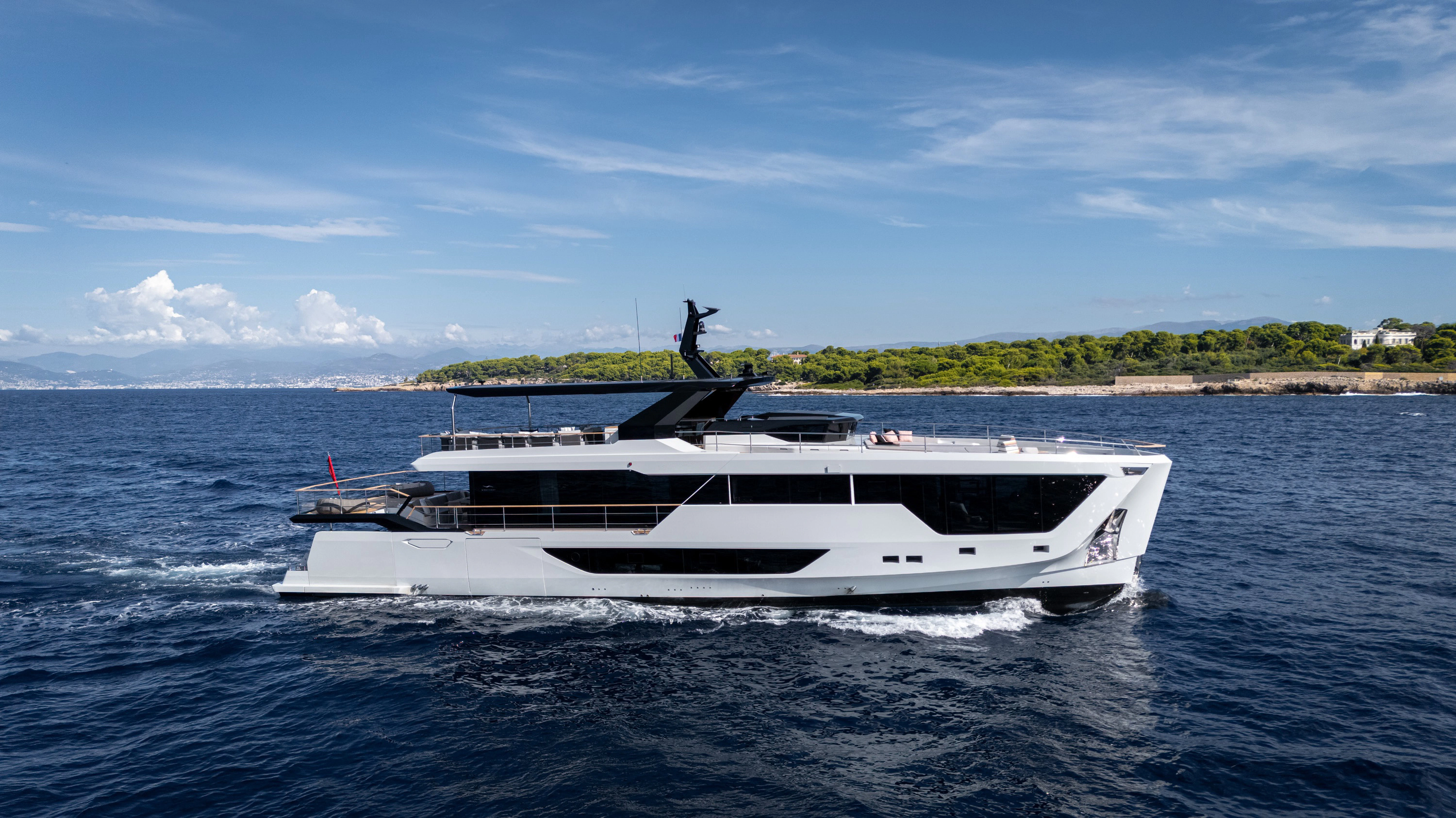 2026 Numarine 101 ft