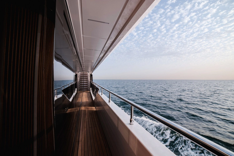 Majesty 112 Yacht Photos Pics 