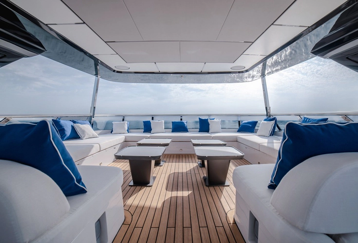 Majesty 112 Yacht Photos Pics 