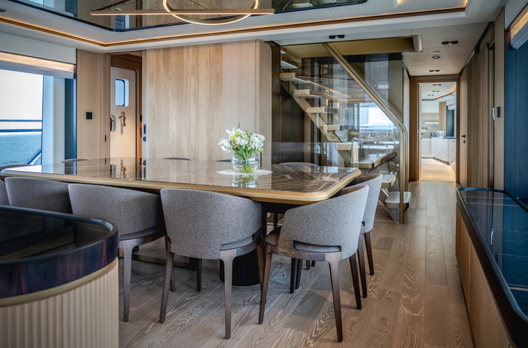 Majesty 112 Yacht Photos Pics 