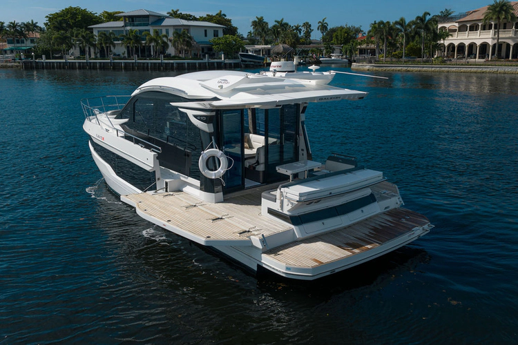 Mr. G Yacht Photos Pics 