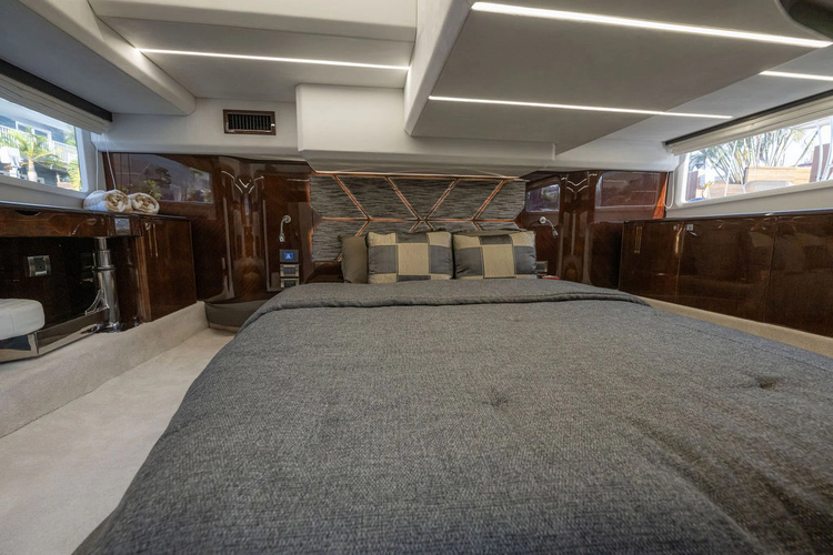 Mr. G Yacht Photos Pics 