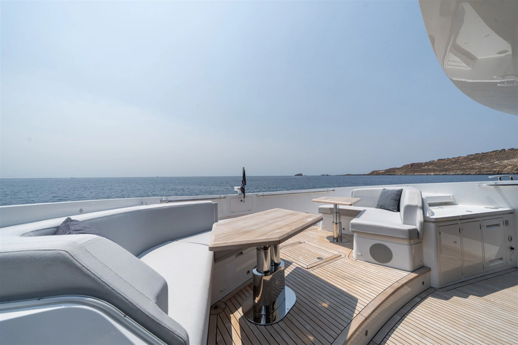 82 Ocean Enclosed Yacht Photos Pics 