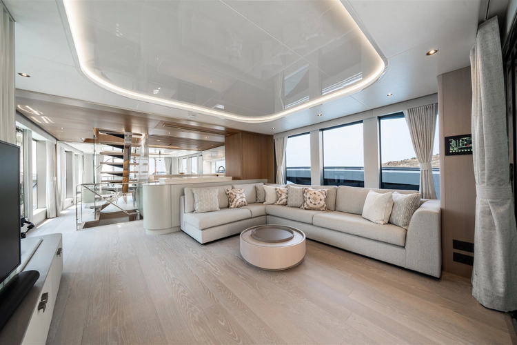 82 Ocean Enclosed Yacht Photos Pics 