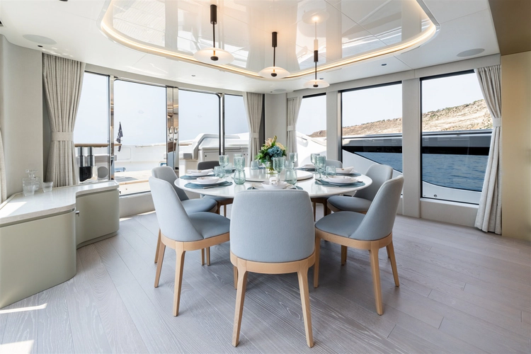 82 Ocean Enclosed Yacht Photos Pics 