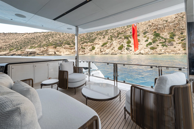 82 Ocean Enclosed Yacht Photos Pics 