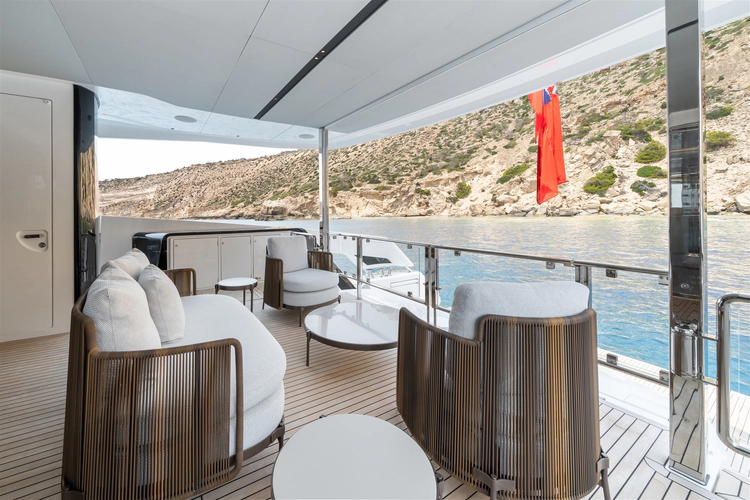 82 Ocean Enclosed Yacht Photos Pics 