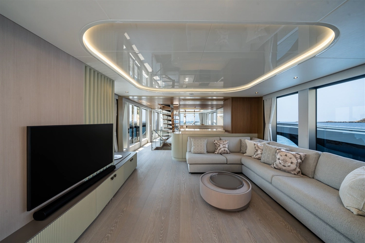 82 Ocean Enclosed Yacht Photos Pics 