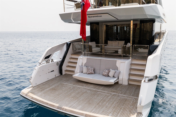 82 Ocean Enclosed Yacht Photos Pics 