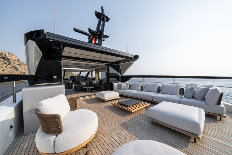 82 Ocean Enclosed Yacht Photos Pics 