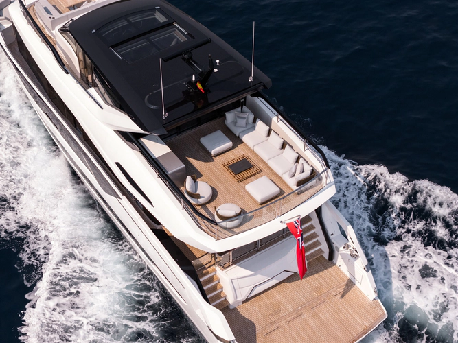 82 Ocean Enclosed Yacht Photos Pics 