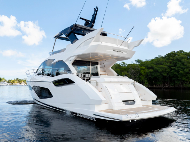 Manhattan 55 Yacht Photos Pics 