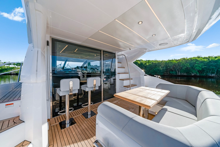 Manhattan 55 Yacht Photos Pics 