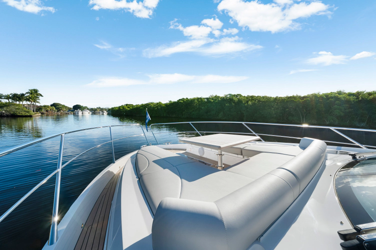 Manhattan 55 Yacht Photos Pics 