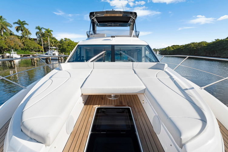 Manhattan 55 Yacht Photos Pics 