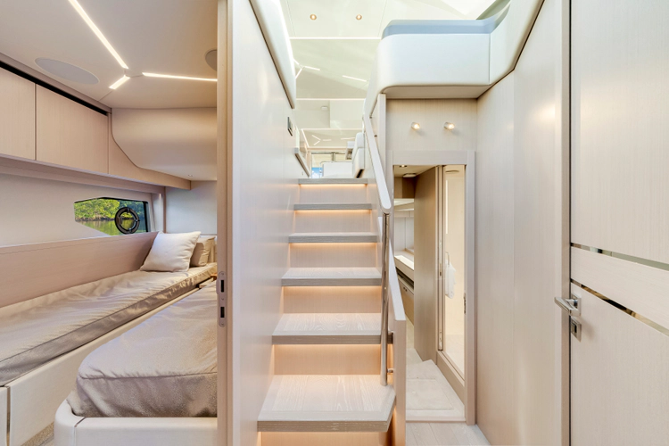 Manhattan 55 Yacht Photos Pics 