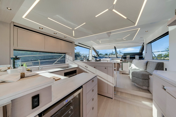 Manhattan 55 Yacht Photos Pics 