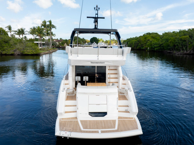 Manhattan 55 Yacht Photos Pics 