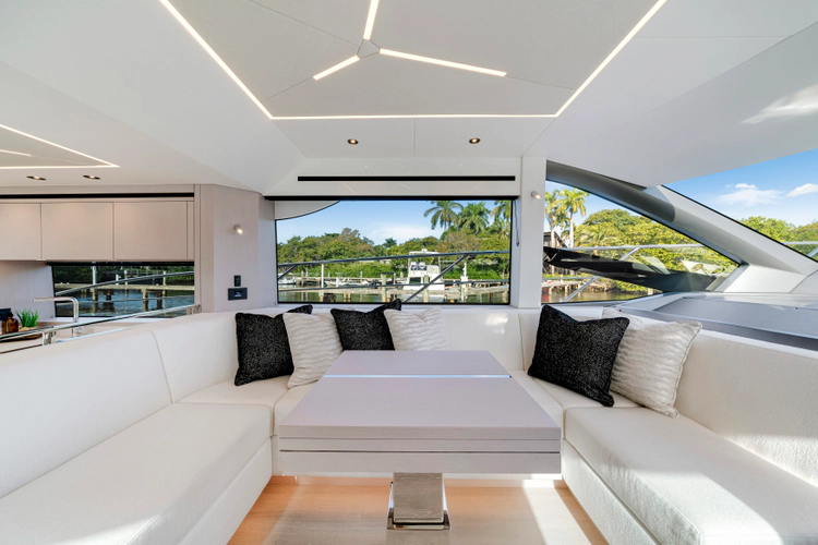 Manhattan 55 Yacht Photos Pics 