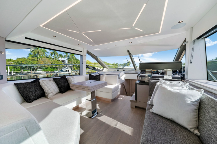 Manhattan 55 Yacht Photos Pics 