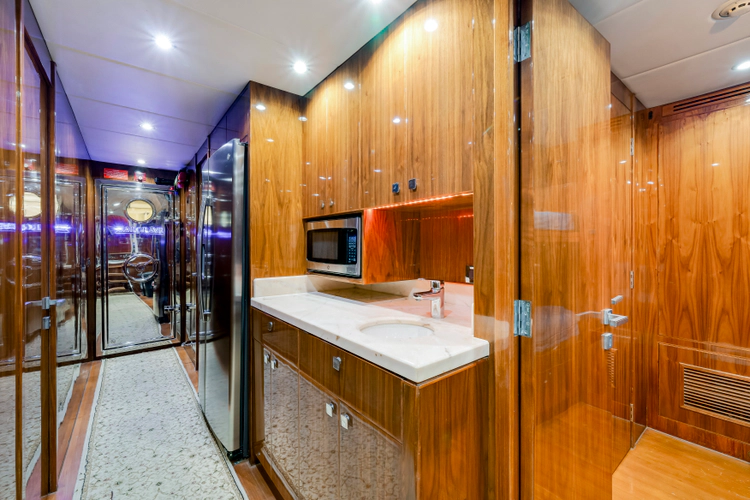 Mesmerize Yacht Photos Pics 