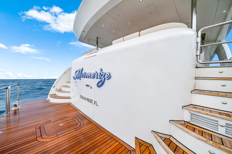 Mesmerize Yacht Photos Pics 