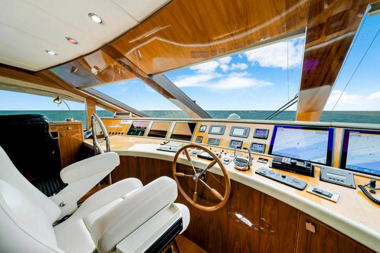 Mesmerize Yacht Photos Pics 