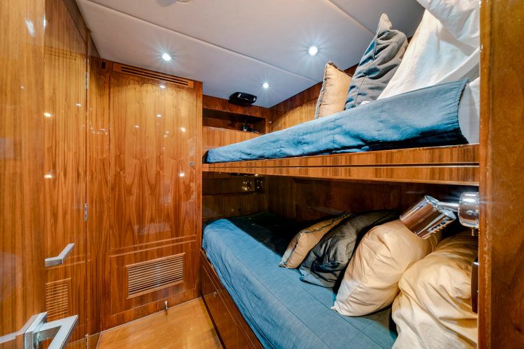 Mesmerize Yacht Photos Pics 