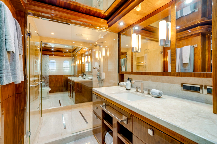 Mesmerize Yacht Photos Pics 