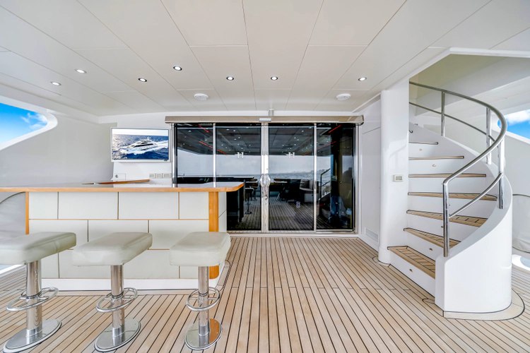 Mesmerize Yacht Photos Pics 