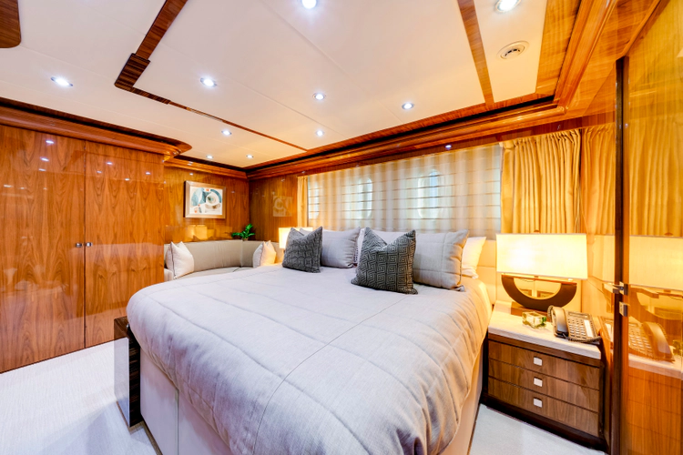 Mesmerize Yacht Photos Pics 