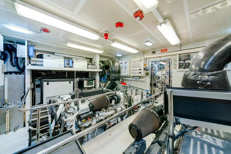 Mesmerize Yacht Photos Pics 