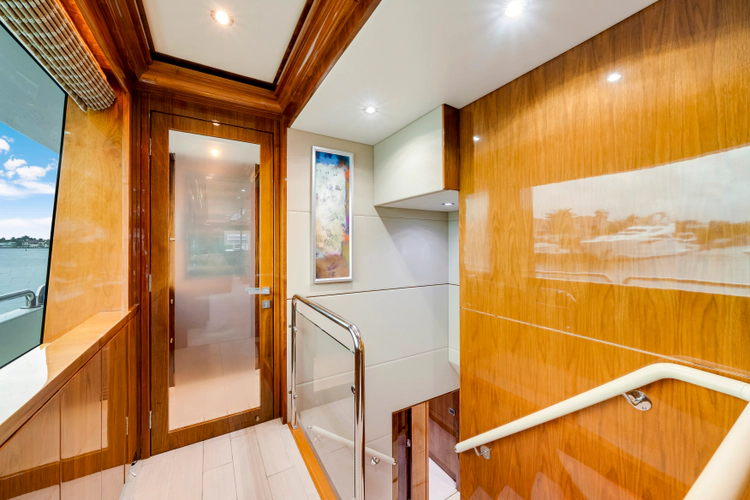 Mesmerize Yacht Photos Pics 