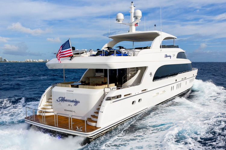 Mesmerize Yacht Photos Pics 