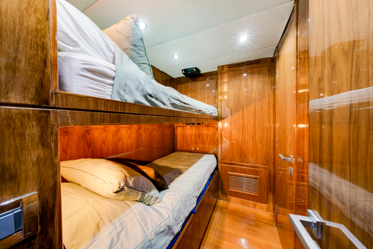 Mesmerize Yacht Photos Pics 