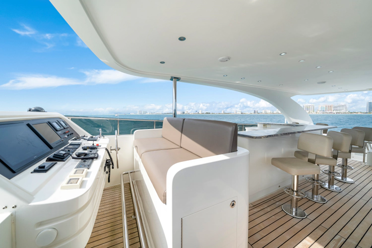 Mesmerize Yacht Photos Pics 