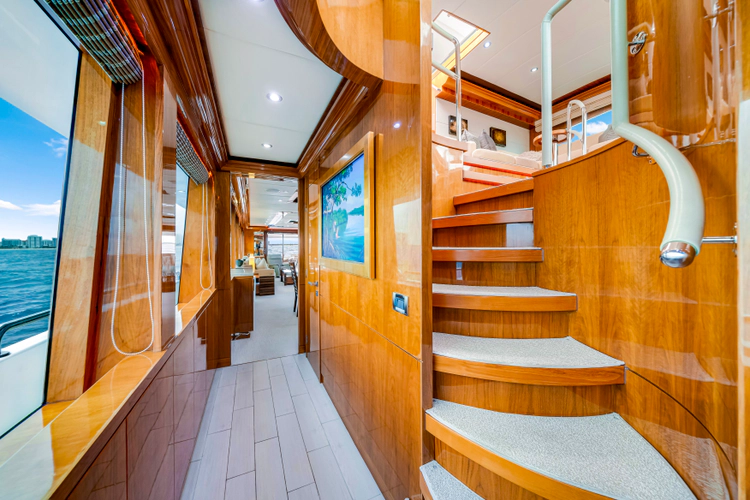Mesmerize Yacht Photos Pics 