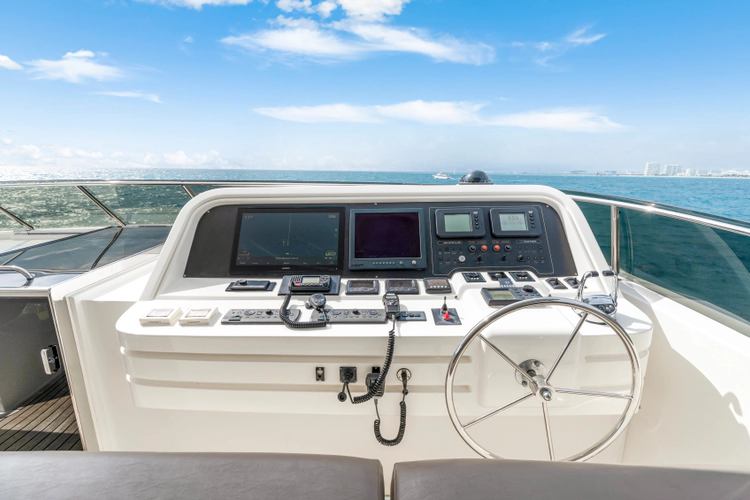 Mesmerize Yacht Photos Pics 