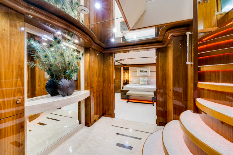 Mesmerize Yacht Photos Pics 