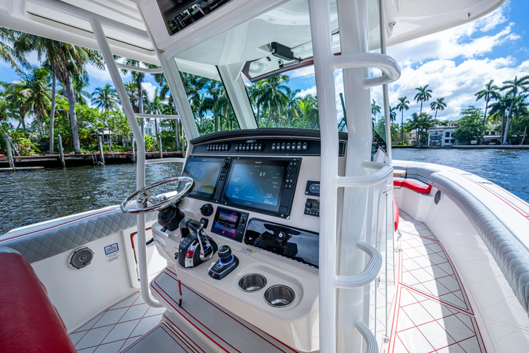 Dare To Dream's Sidechick Yacht Photos Pics 