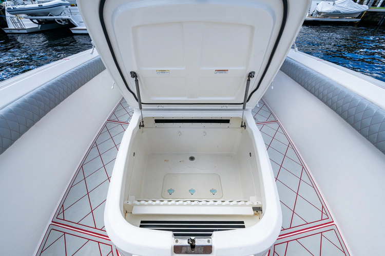 Dare To Dream's Sidechick Yacht Photos Pics 