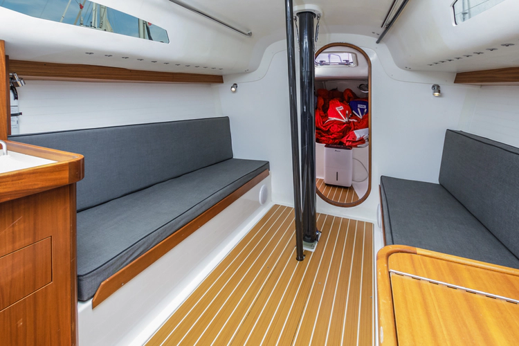 Obsidian Yacht Photos Pics 