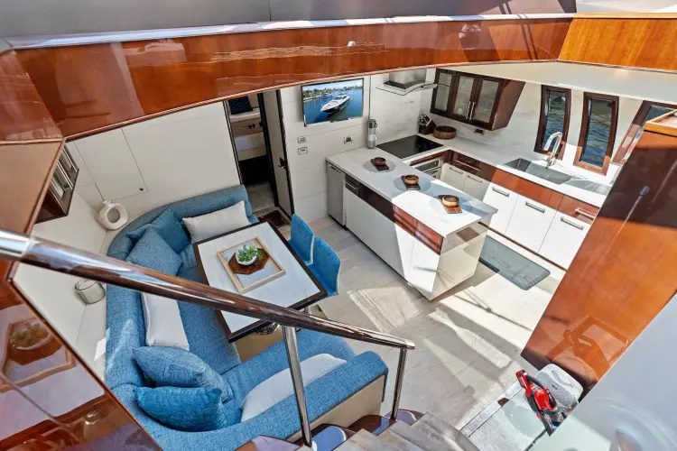 Liquid Asset Yacht Photos Pics 