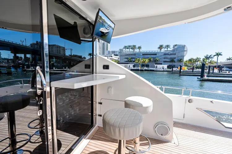 Liquid Asset Yacht Photos Pics 