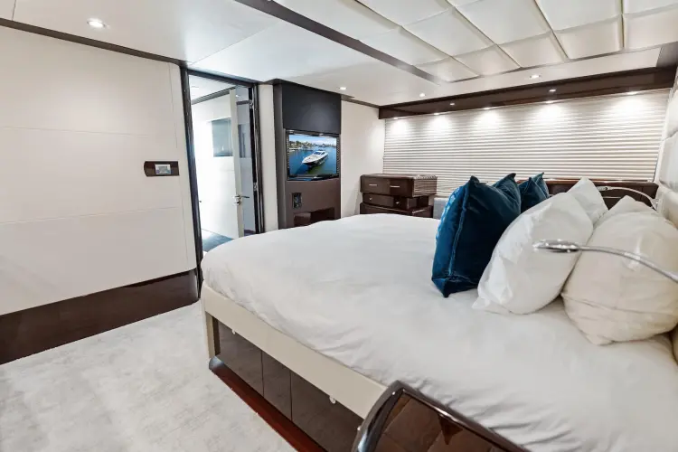 Liquid Asset Yacht Photos Pics 