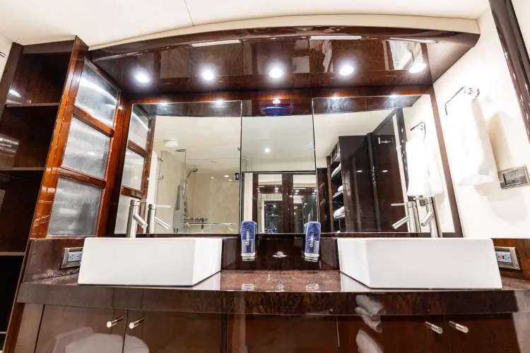 Liquid Asset Yacht Photos Pics 