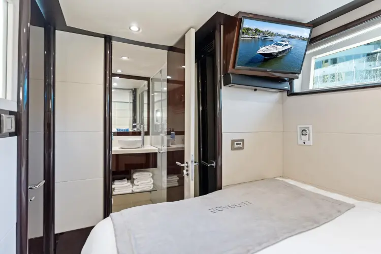 Liquid Asset Yacht Photos Pics 