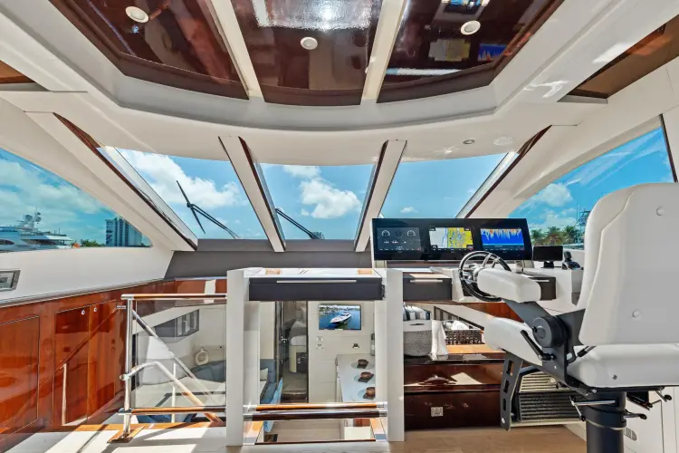 Liquid Asset Yacht Photos Pics 