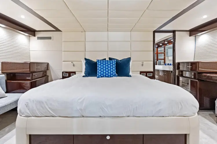 Liquid Asset Yacht Photos Pics 