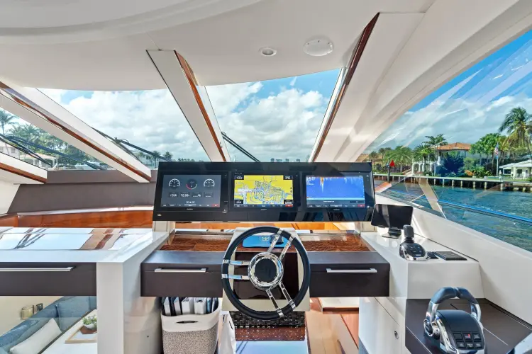 Liquid Asset Yacht Photos Pics 